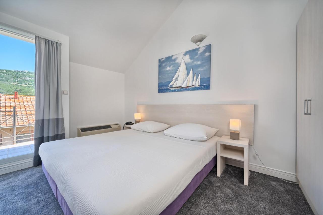 Hotel Aqua - Guest Rooms & Suites Kaštela エクステリア 写真