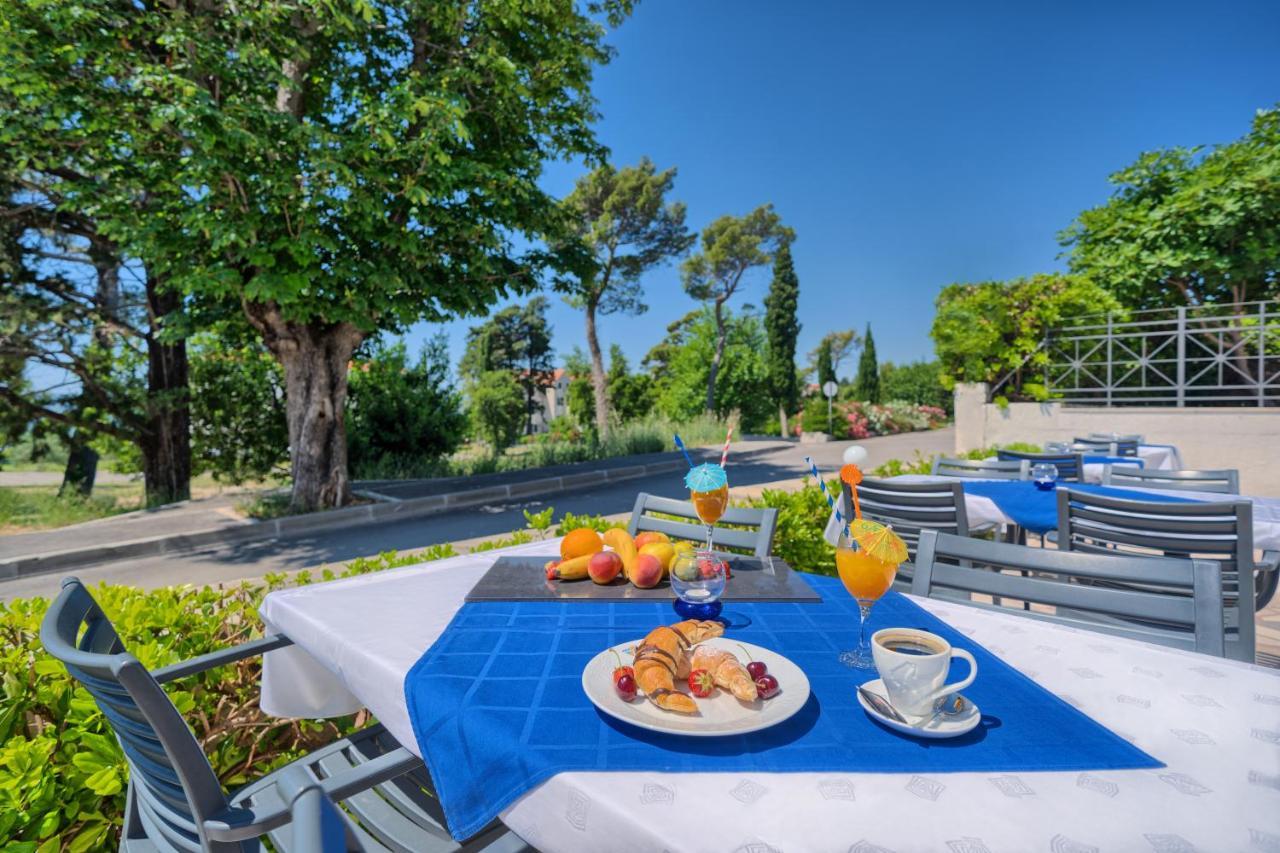 Hotel Aqua - Guest Rooms & Suites Kaštela エクステリア 写真