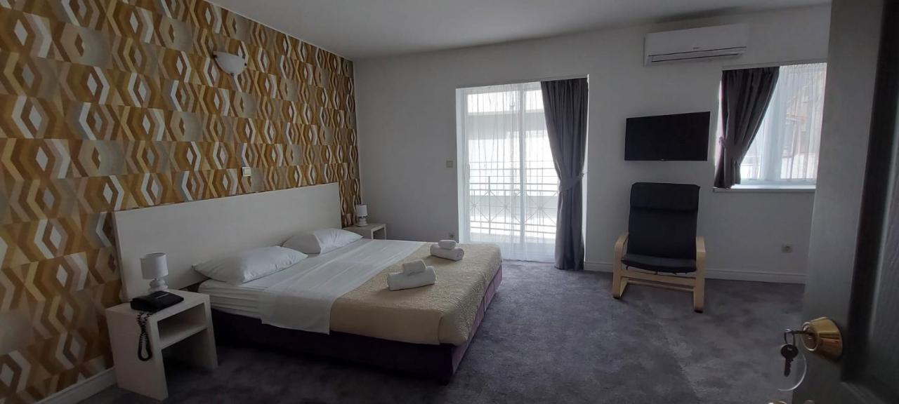 Hotel Aqua - Guest Rooms & Suites Kaštela エクステリア 写真